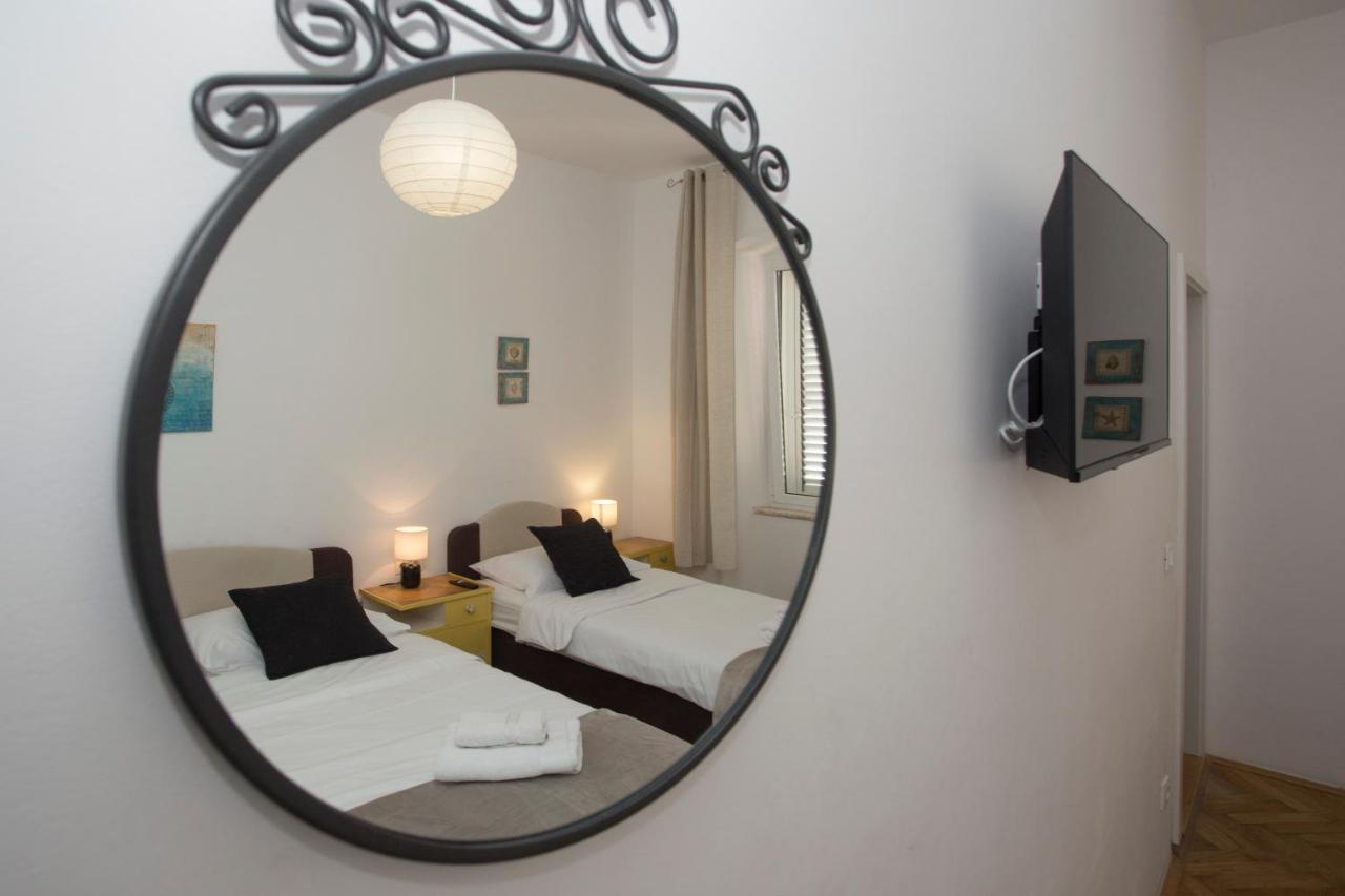 Town Place Apartment Split Bagian luar foto